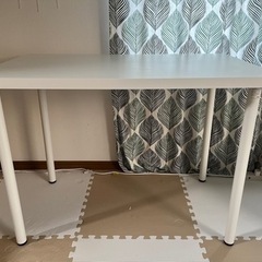 IKEAのテーブル 100x60cm