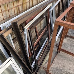 ガラス付きサッシお売りします。