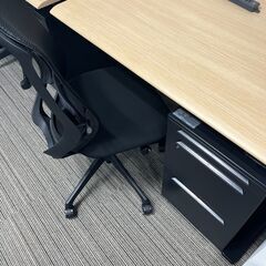 【配送料5,940円】高さを調整できる　okamura（オカムラ） 電動昇降デスク　SWIFT（スイフト）