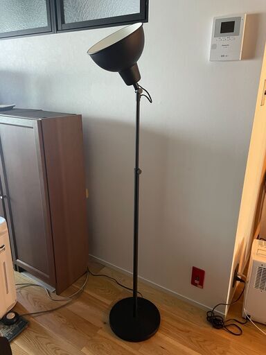 フロアアップライト Ikea Skurup フロアランプ さおり 平沼橋の照明器具の中古あげます 譲ります ジモティーで不用品の処分