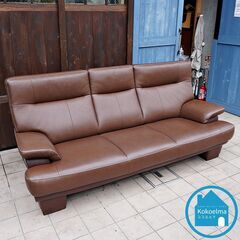 人気のkarimoku(カリモク家具)より本革を使用したZT86モデル 3人掛けソファです！ハイバックタイプのゆったりとしたシートの3Pソファ。機能性の高い上品なデザインのレザートリプルソファです♪CI104