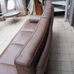 人気のkarimoku(カリモク家具)より本革を使用したZT86モデル 3人掛けソファです！ハイバックタイプのゆったりとしたシートの3Pソファ。機能性の高い上品なデザインのレザートリプルソファです♪CI104