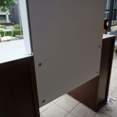 Cassina ixc.(カッシーナ イクスシー)より人気のMAKE UPドレッサーです！収納式で角度の調整が可能な3面鏡を搭載したドレッサー。現代的なデザインはお部屋を洗練された印象に♪CI105