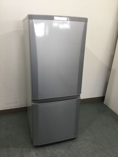 (2/4受渡済)JT5102【MITSUBISHI/三菱 2ドア冷蔵庫】美品 2017年製 MR-P15A-S 146L 家電 キッチン 冷蔵冷凍庫
