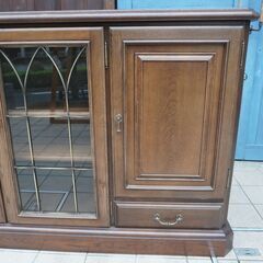 カリモクの最高級ブランドdomani(ドマーニ)よりQUEENS LIFE(クイーンズライフ)シリーズのサイドボードです！存在感のある上品なたたずまいが上質な空間を演出してくれます♪CI112