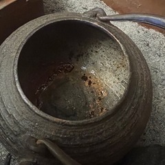 dsquared2★タグ 未使用  44 デニムパンツ ジーンズ ダメージ加工-長火鉢　火鉢　引出し 中古品