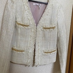白のジャケット