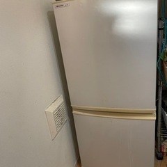 冷蔵庫　SHARP（137L,右開き）お譲りします
