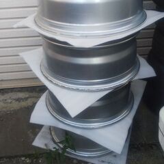 17インチ 6穴 プラド ハイエースにも?