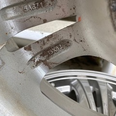 【来週現物確認後受け渡し予定の為、一旦受付を終了します】 アルミ付き夏タイヤ／4本32,000円