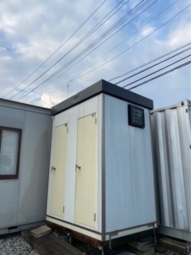 仮設トイレ