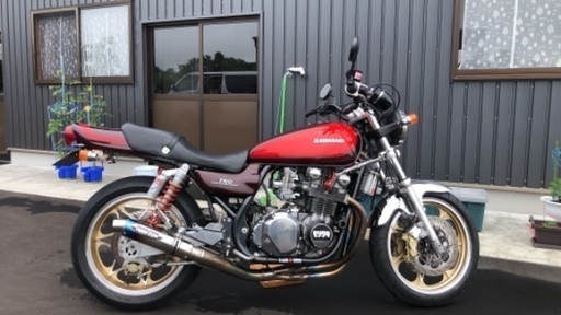 ゼファー750  極上希少レッドカーボンz2外装