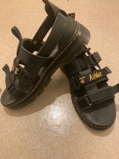 Dr.Martens サンダル