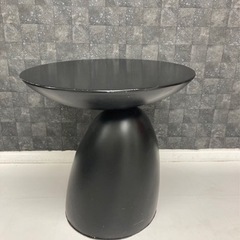 北欧デザインのテーブル