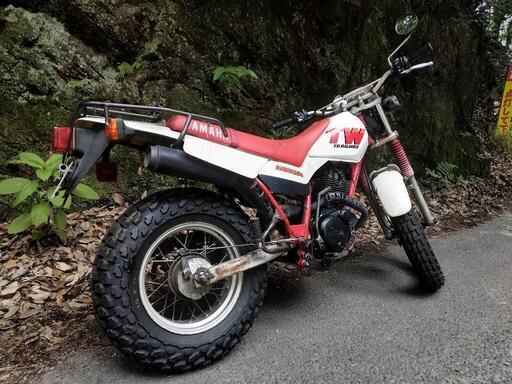 TW200 2JL 初期型　赤フレーム
