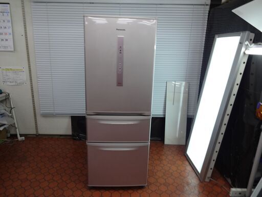 ID 007715   冷蔵庫　３ドア　パナソニック　321L　キズ有　２０１６年製　NR-C32DM
