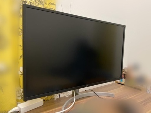 LG 4K モニター　31.5インチ