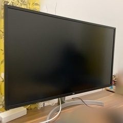 LG 4K モニター　31.5インチ