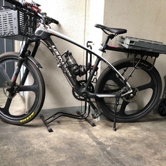 15%値下げしました。価格交渉可！試乗後に納得したらご購入を。2020年5月購入カーボンフレーム26インチ電動アシストATBタイプ自転車36v240w 予備バッテリー付き　持ち帰りのみ対応です