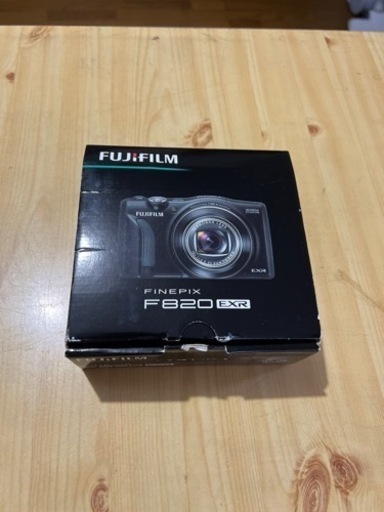 《値下げしました‼️》FUJI FILM デジタルカメラ  FinePix F820EXR BLACK