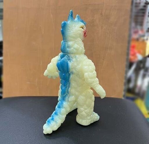 ブルマァク ゴルパゴス 蓄光 全長約23.0cm 復刻版 ソフビ 怪獣 札幌市 