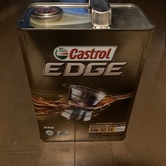 エンジンオイル　castrol 5W-30 FE