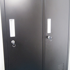 【複数台あり】良品 4人用 鍵付きロッカー 黒 オフィス 幅608 奥行450 高さ1800mm HA07