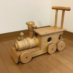 子ども用木製機関車　差し上げます