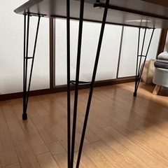 ニトリ　ダイニングテーブルと椅子2