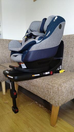 チャイルドシート　アップリカ　クルリラプラス　回転式　ISOFIX