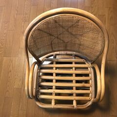 籐の椅子（回転式）