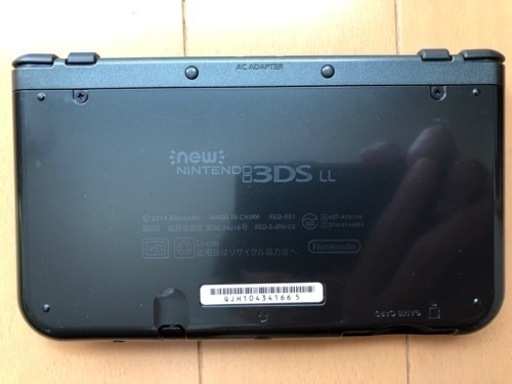 Nintendo 3DS LL本体　黒　(ソフト4個付)