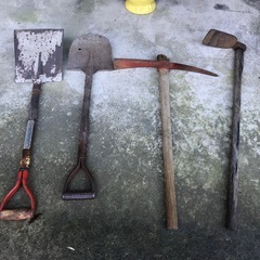 値下げ!庭仕事にどうですか!スコップ2本、ツルハシ、木槌、くわ、...