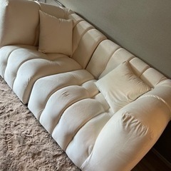 indoorplus購入新品・フランス風パフ型ソファ