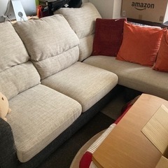 【受け渡しの方決まりました】L字型ソファーとオレンジのクッション2つ