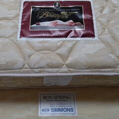 【終了/有難うございました‼】中古 SIMMONS(シモンズ) クイーンサイズベッド〈マットレス付〉宮無 希少サイズ 希少なシンプル&省スペースデザイン♪ 使い勝手が良いです♪  早い者勝ちです✨✨