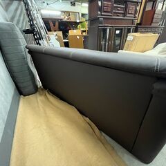 【リサイクルショップどりーむ天保山店】●4477●　３人掛けソファ　茶色 革製 超美品⤴ 落ち着いたデザイン♪  目玉商品‼ 