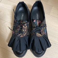 【ネット決済・配送可】中古　デザインローカットブーツ？　厚底　靴...