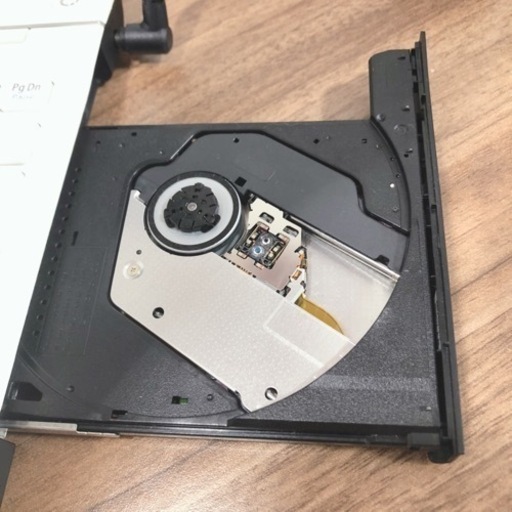 大人気ホワイトPC⭐︎SSD搭載でサクサク快適です(๑>◡<๑)