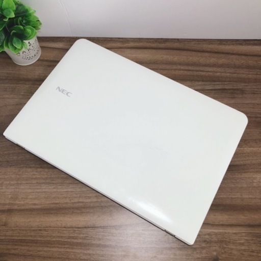 大人気ホワイトPC⭐︎SSD搭載でサクサク快適です(๑>◡<๑)