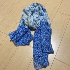 新品・未使用  花柄 ブルー 薄手ストール スカーフ ショール