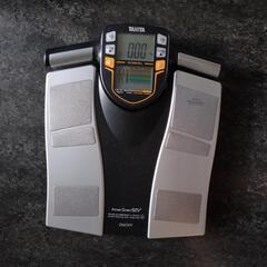 タニタ製体重計体脂肪率その他測れます無料で差し上げます