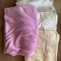 冬素材　敷きパットと薄手の毛布