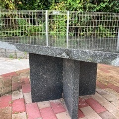御影石テーブル