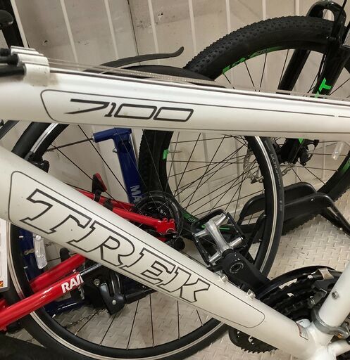 ロードバイク 自転車 TREK 7100 27インチ 変速あり ホワイト