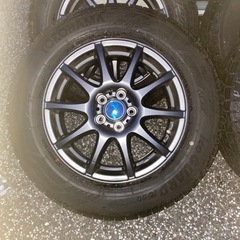 スタッドレスタイヤ&ホイール プリウス　velva Yokohama タイヤ　