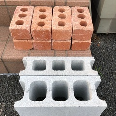 コンクリートブロック、薄いレンガ(写真参照ください)DIY