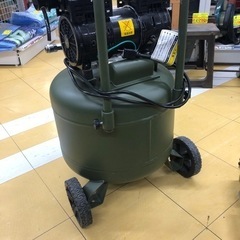 ⭐️美品1台のみ⭐️アストロプロダクツ 縦型サイレントエアコンプレッサー 38L AP040975　(Army Green Limited)
