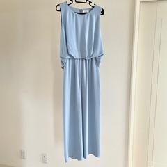 ライトブルーのパンツスタイルドレス