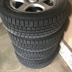 スタッドレスタイヤ　ホイル付き　195/65/R15